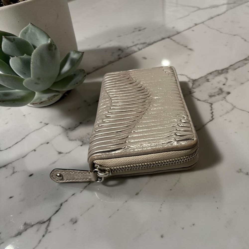 Coach Madison Zip Around Wallet Womens Large Metallic Champagne Pleated Leather - Picture 9 of 13